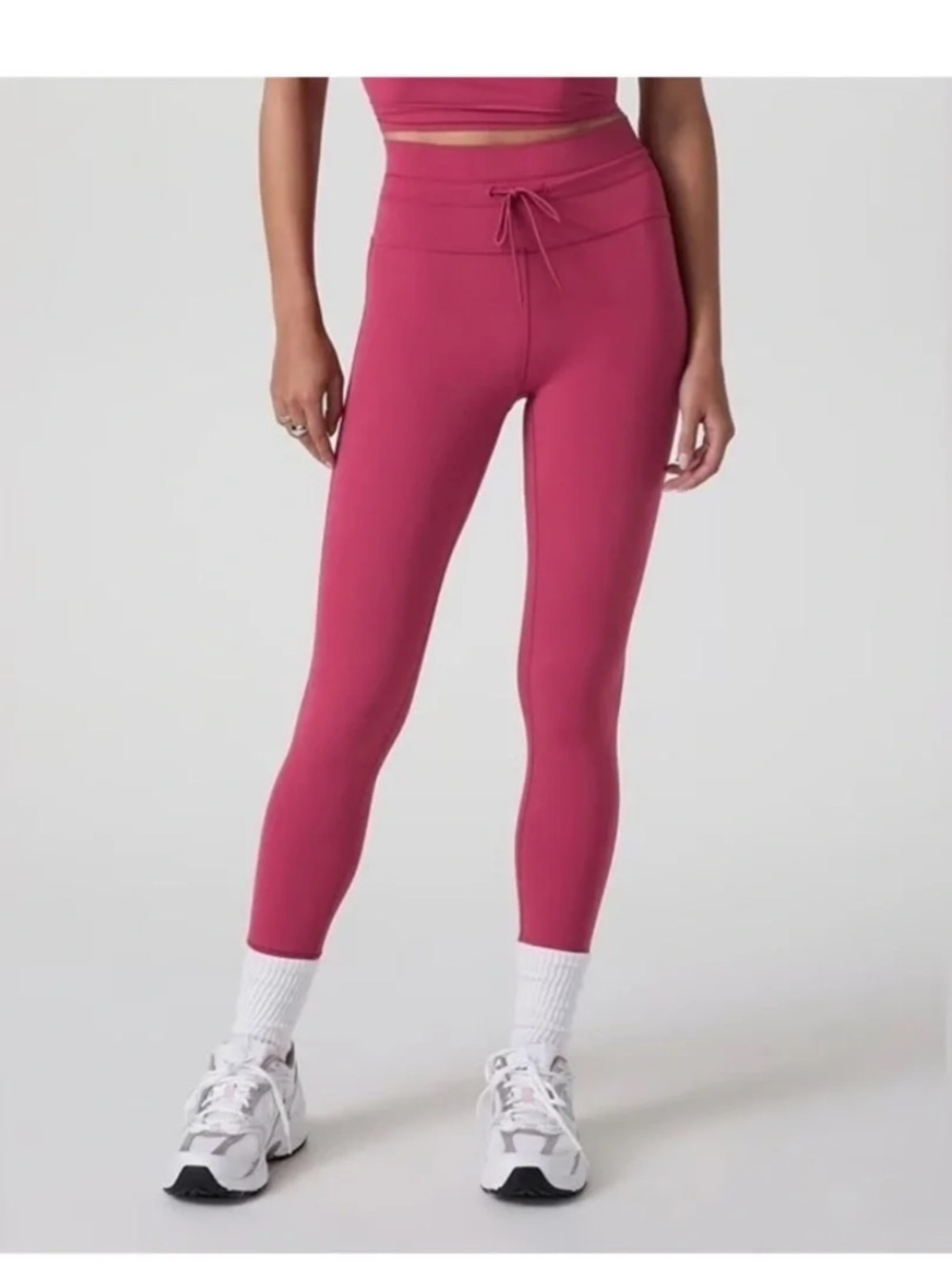 Vuori Daily Form Legging in Pinot